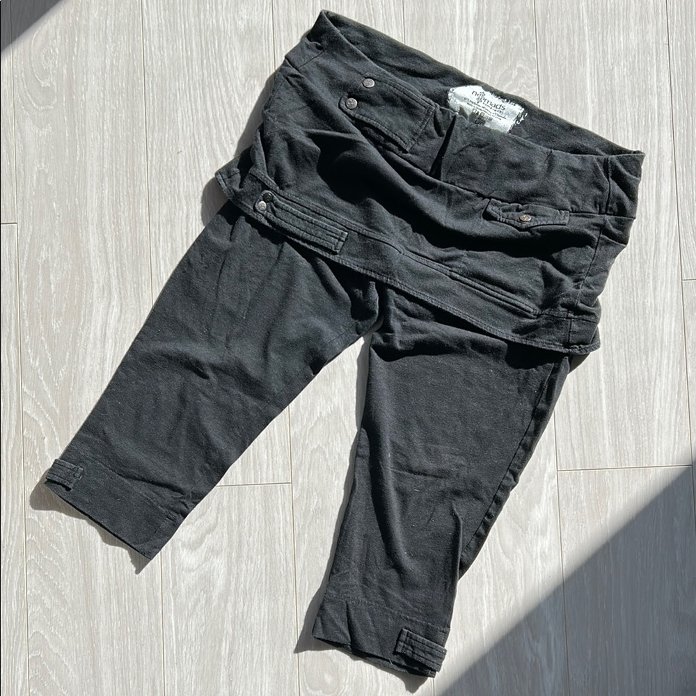 Nomad Black Capri Leggings